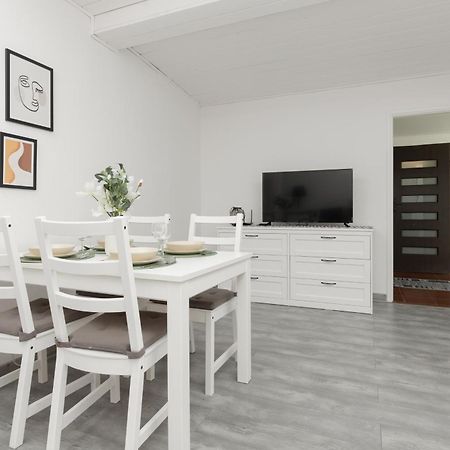 Metro Plac Wilsona Apartments Mickiewicza By Noclegi Renters Warsaw Exterior photo