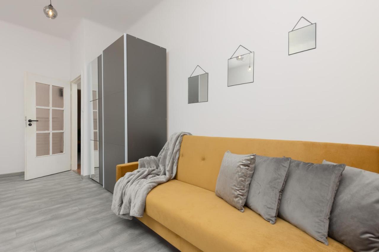 Metro Plac Wilsona Apartments Mickiewicza By Noclegi Renters Warsaw Exterior photo