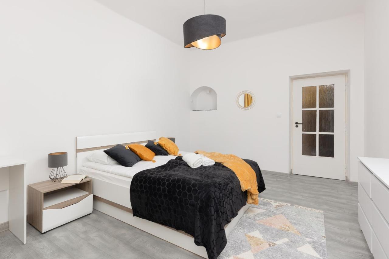 Metro Plac Wilsona Apartments Mickiewicza By Noclegi Renters Warsaw Exterior photo