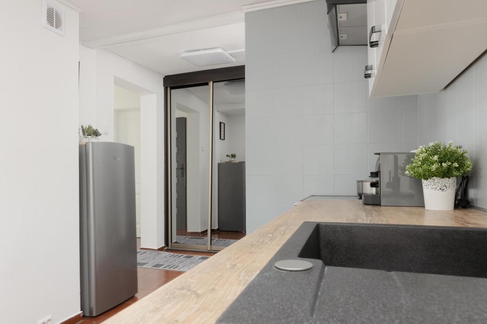 Metro Plac Wilsona Apartments Mickiewicza By Noclegi Renters Warsaw Exterior photo